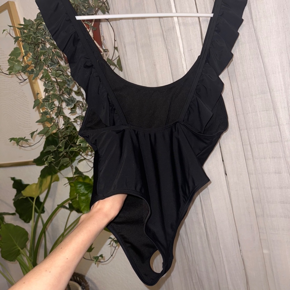 Black Ruffle Bathing suit - Picture 4 of 9